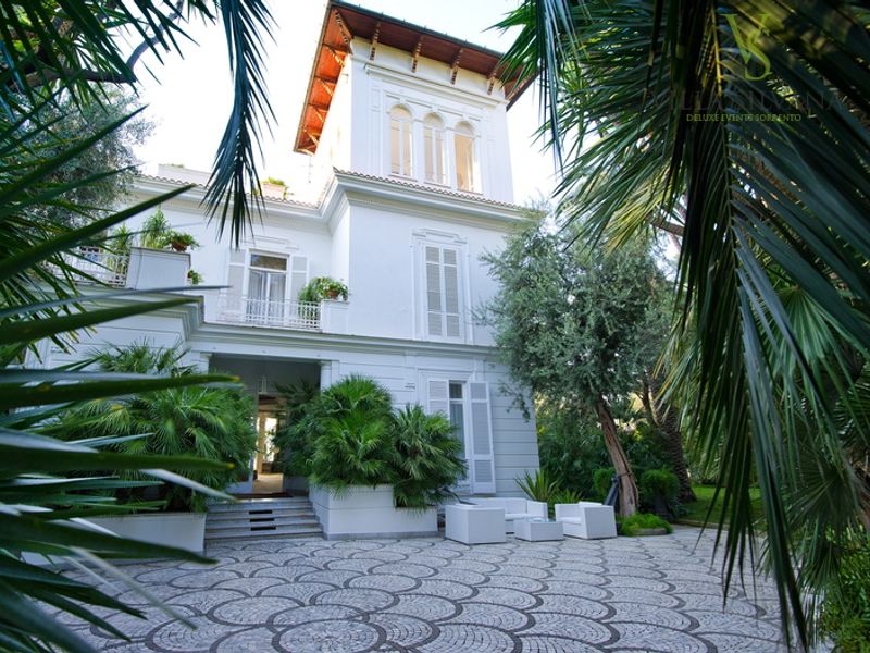 Come and Discover our Exclusive Cooking School!